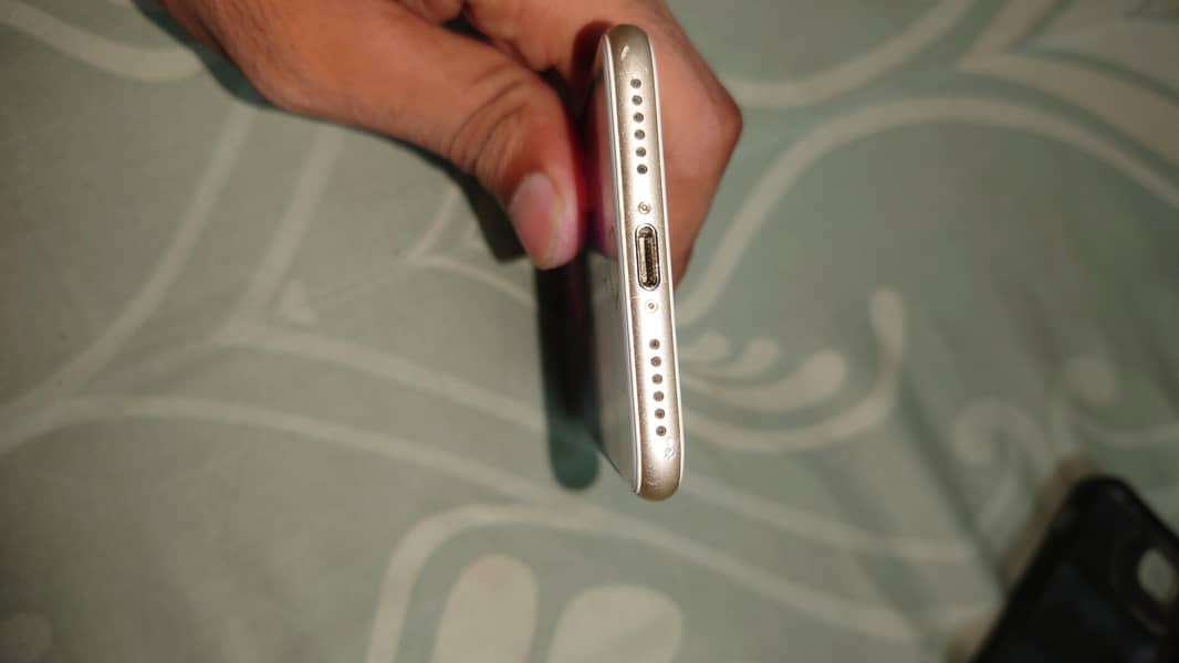 Apple iPhone 7 2