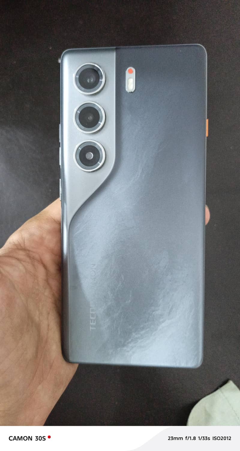 Tecno CAMON 40 Pro 1