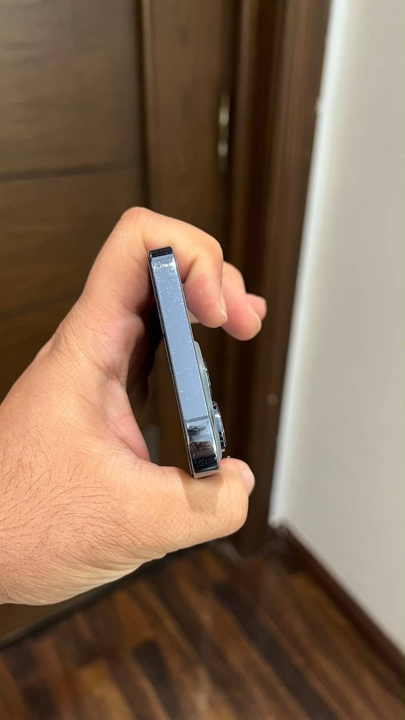 Apple iPhone 13 Pro 4