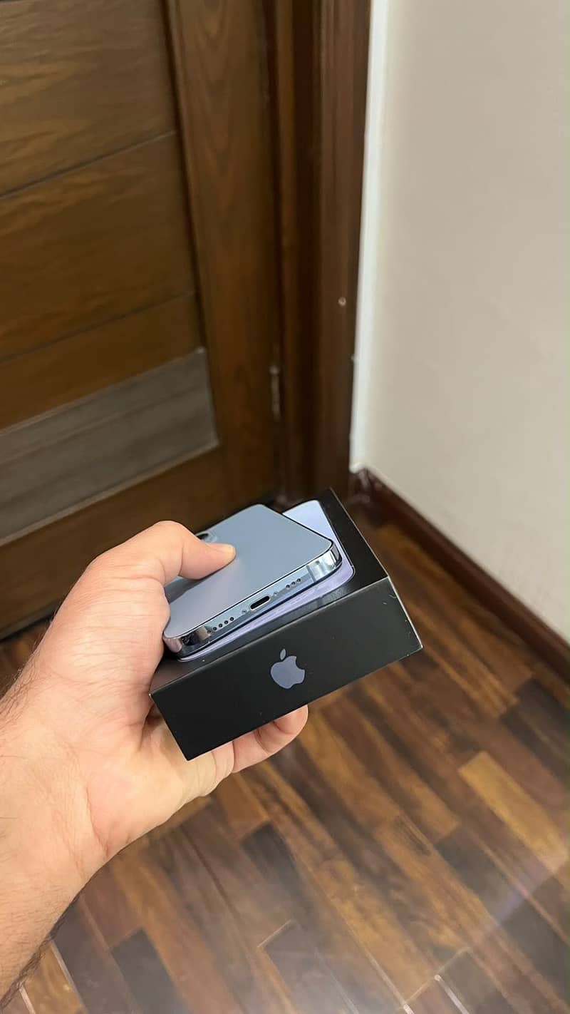 Apple iPhone 13 Pro 8