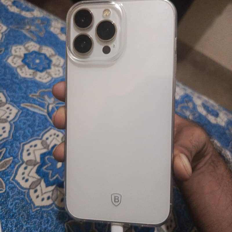 Apple iPhone 13 Pro Max 1