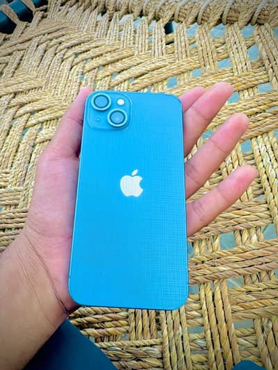 Apple iPhone 13