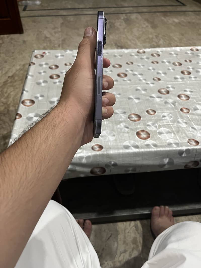 Apple iPhone 14 Pro Max 4