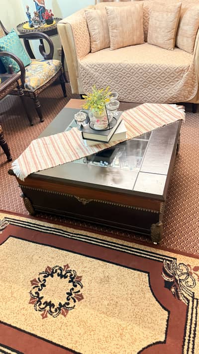 Dewan 14000 table 11000 bed set 25000 final hai price