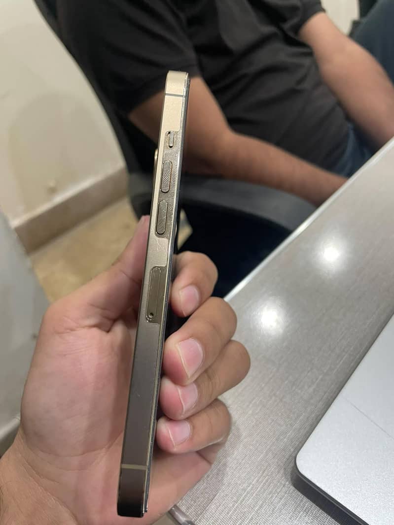 Apple iPhone 13 Pro 4