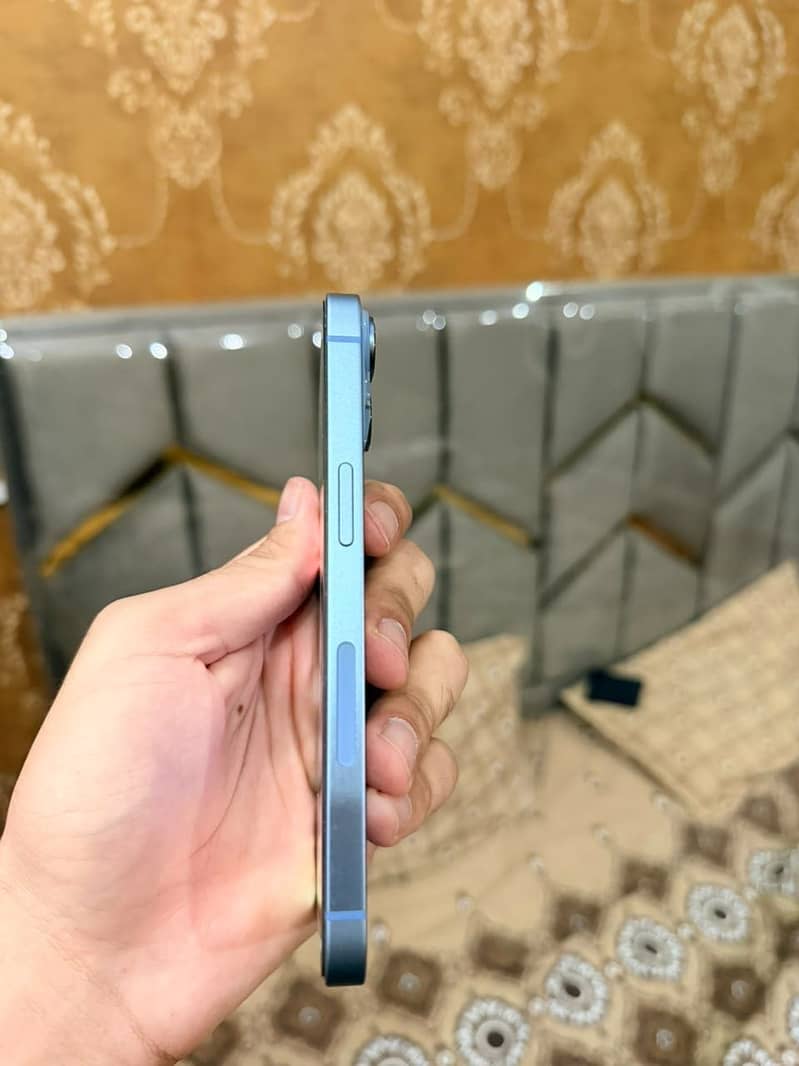 Apple iPhone 14 4