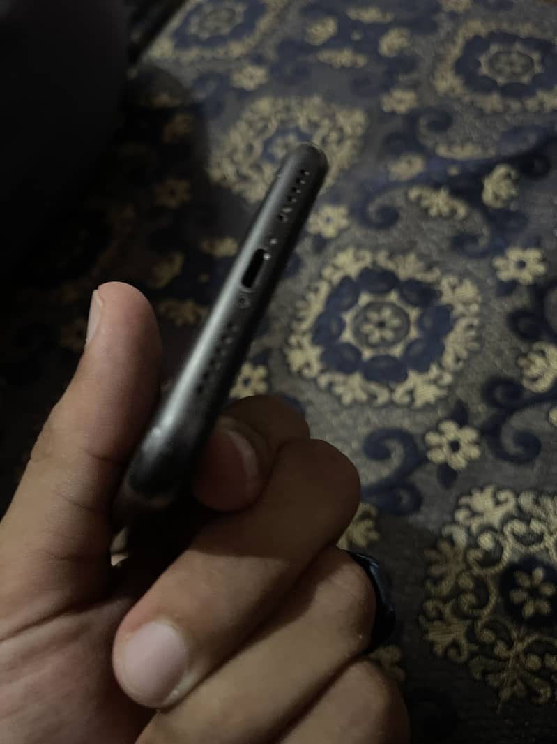 Apple iPhone 11 1