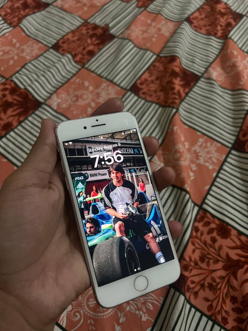 Apple iPhone 8 1