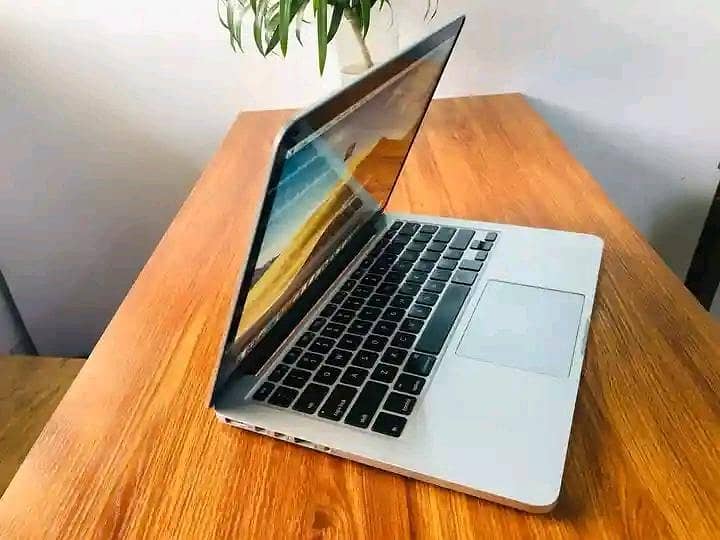 Apple MacBook Pro 2