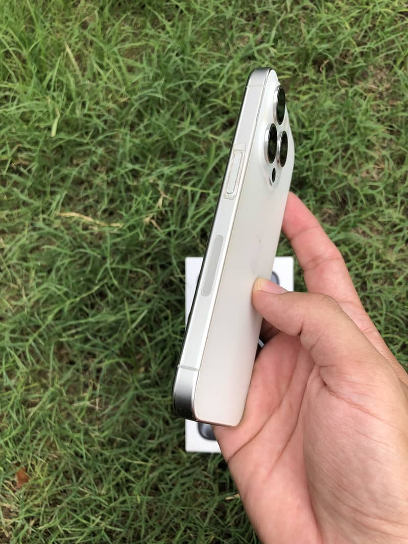 Apple iPhone 15 pro 1