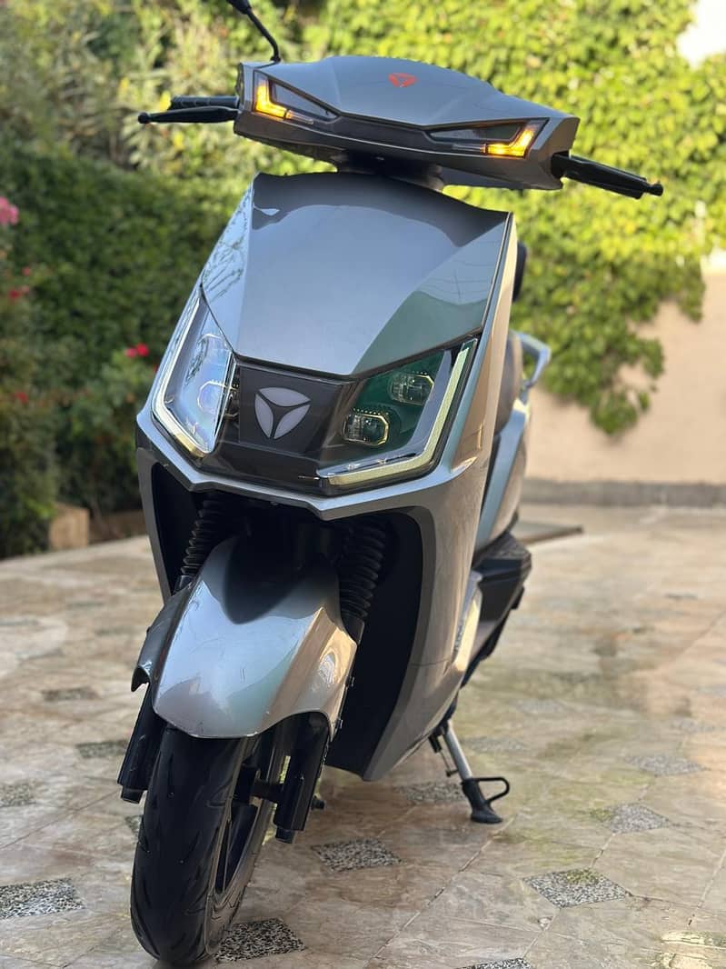 Yadea t5 1