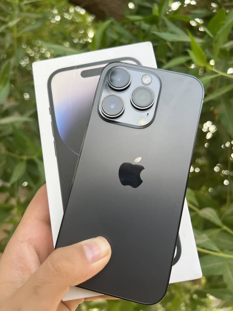 Apple iPhone 14 Pro 1