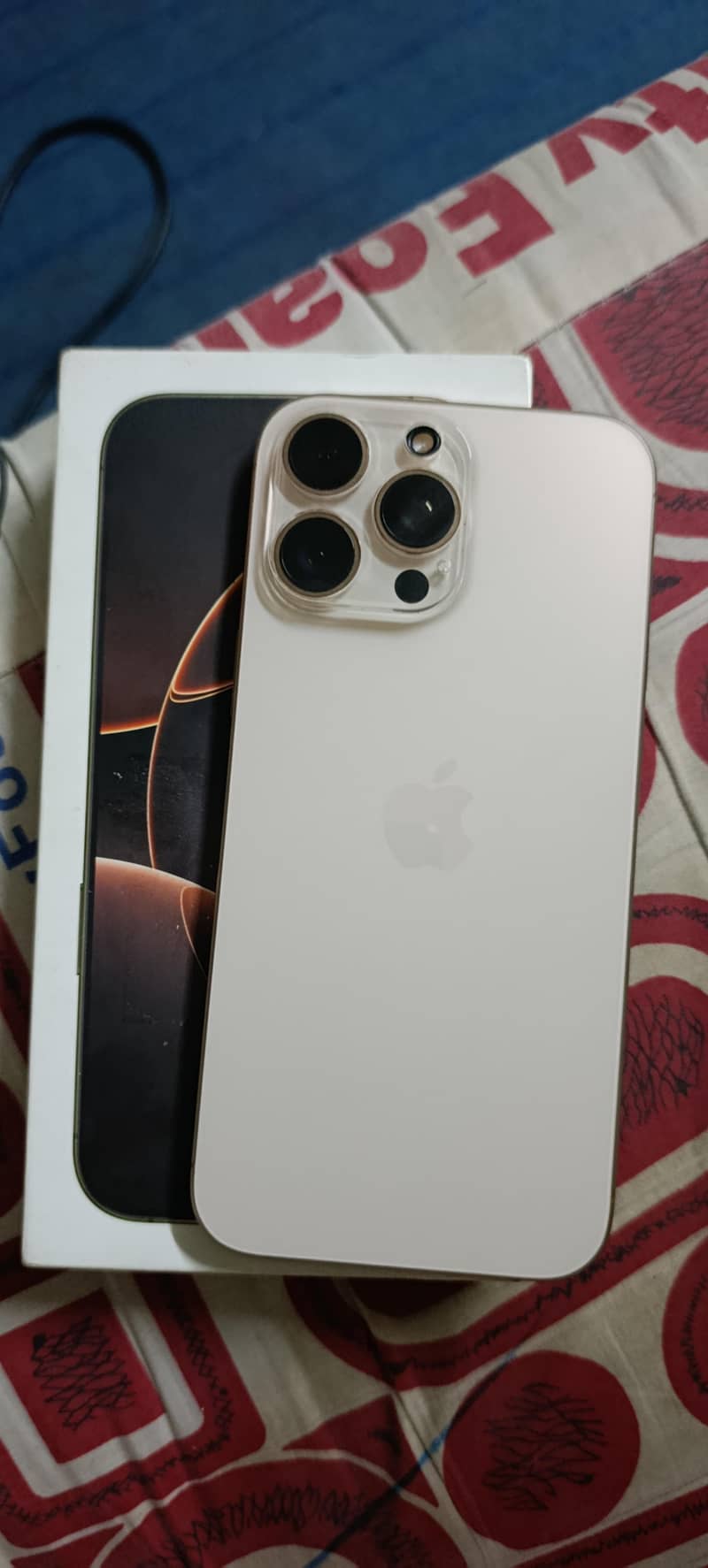 Apple iPhone 16 Pro Max 1
