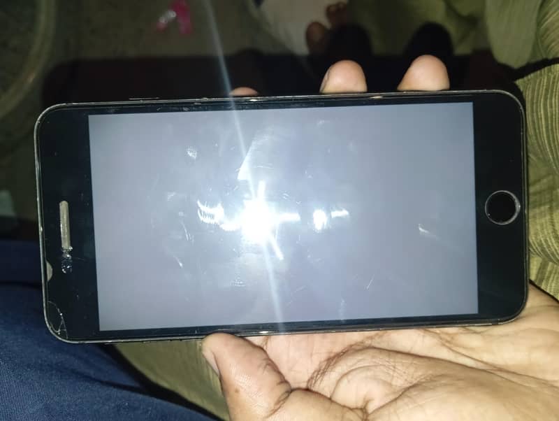 Apple iPhone 7 Plus 0