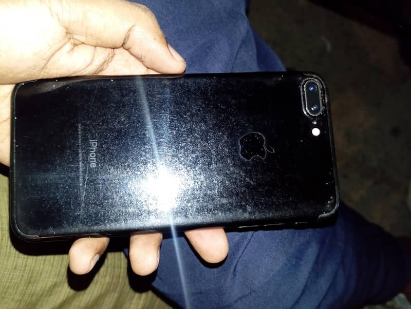 Apple iPhone 7 Plus 4