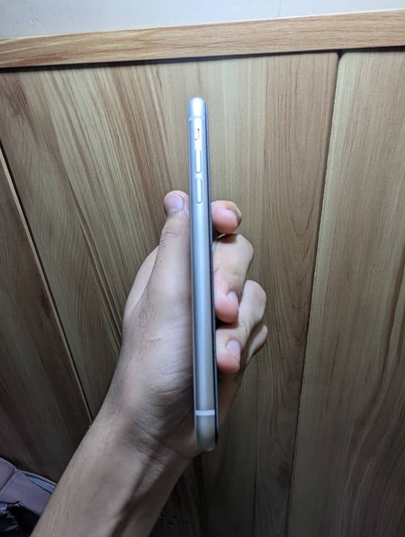 Apple iPhone 11 3