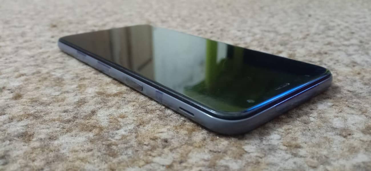 Samsung Mobile J6 Plus 5