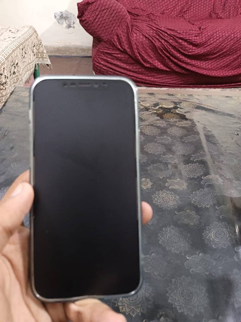 Apple iPhone 12 6