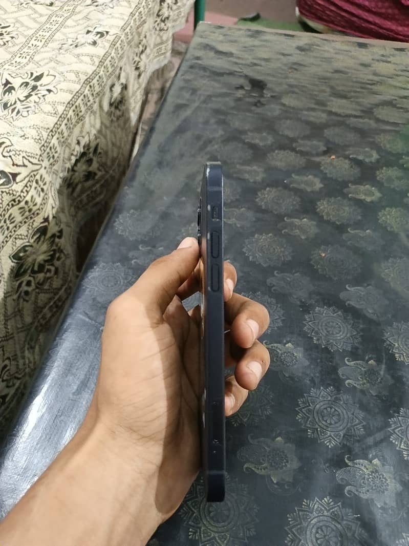 Apple iPhone 12 9