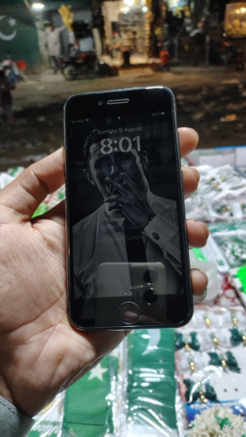 Apple iPhone 8 0