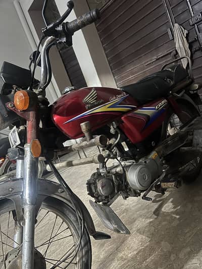Original Honda cd 70,4 tire total genuine good condition , trial weels
