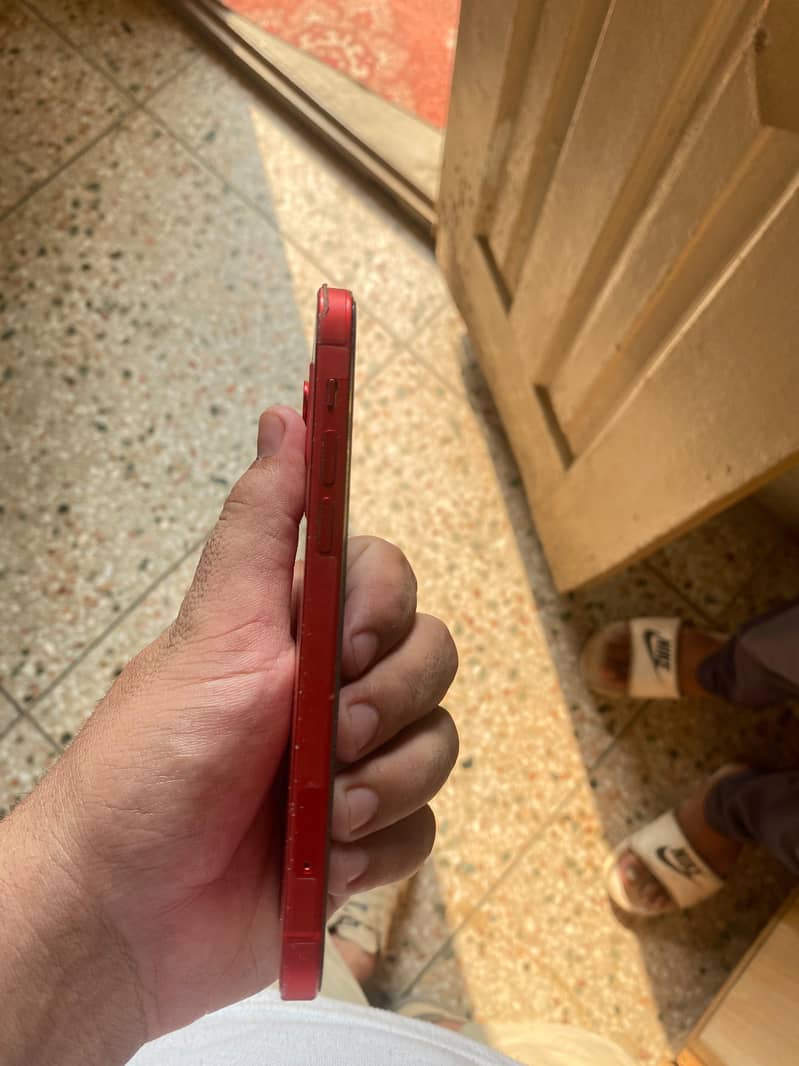 Apple iPhone 12 4