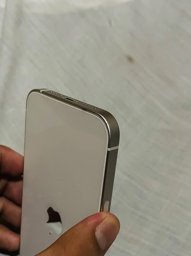 Apple iPhone 12 1