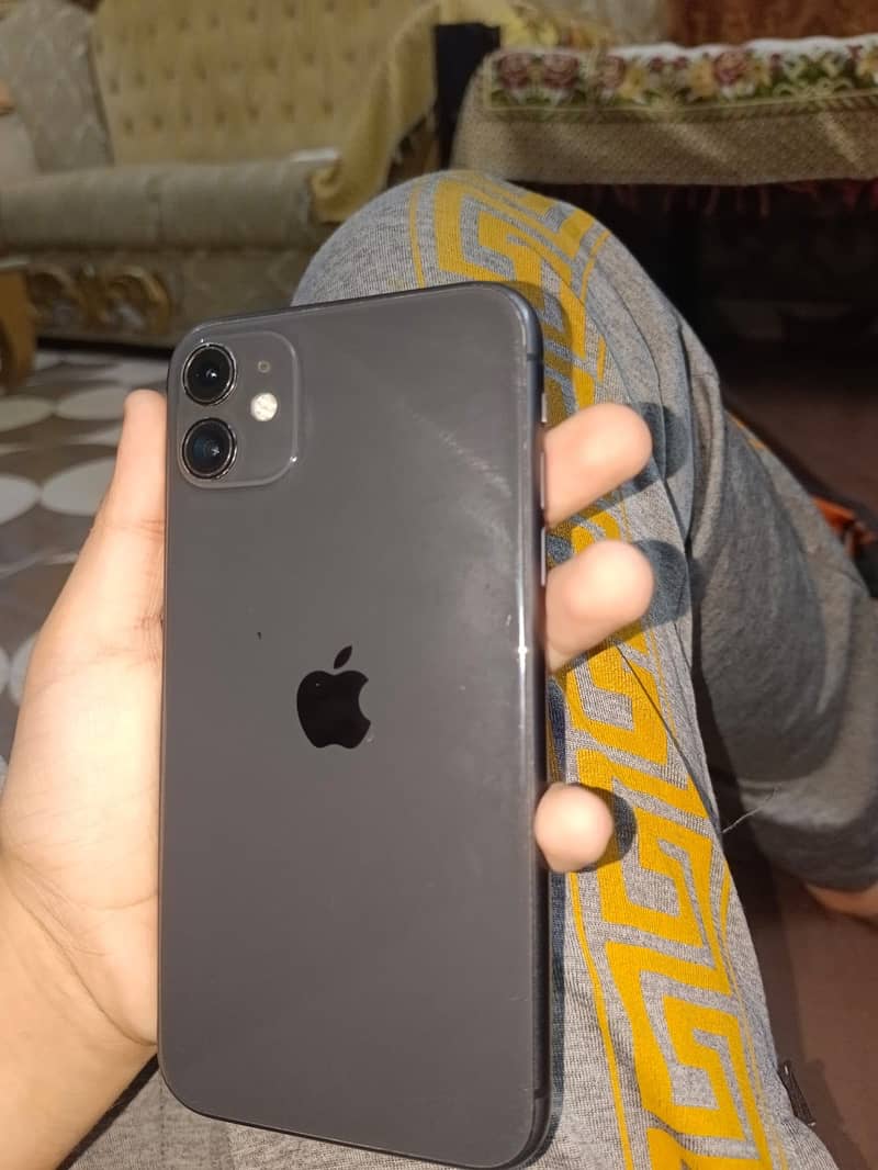 Apple iPhone 11 4
