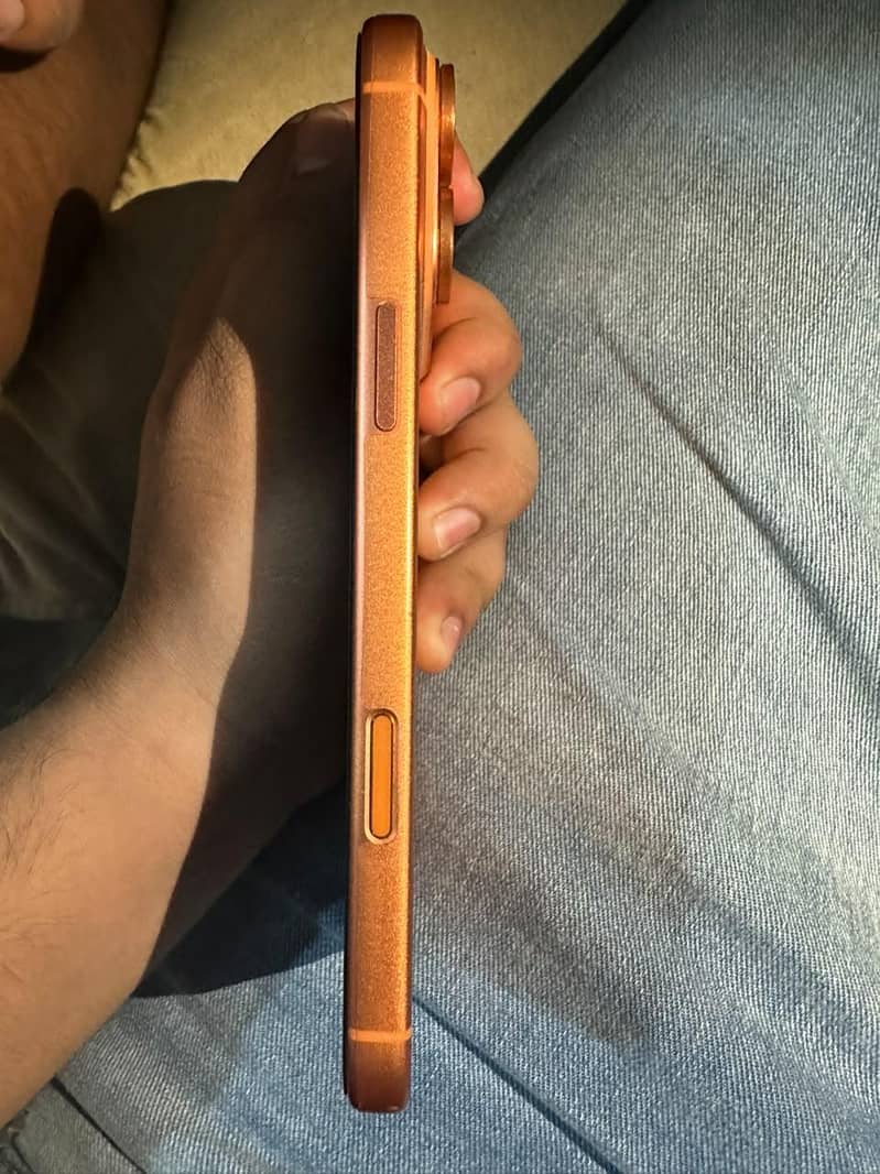 Apple iPhone 17 Pro Max 2