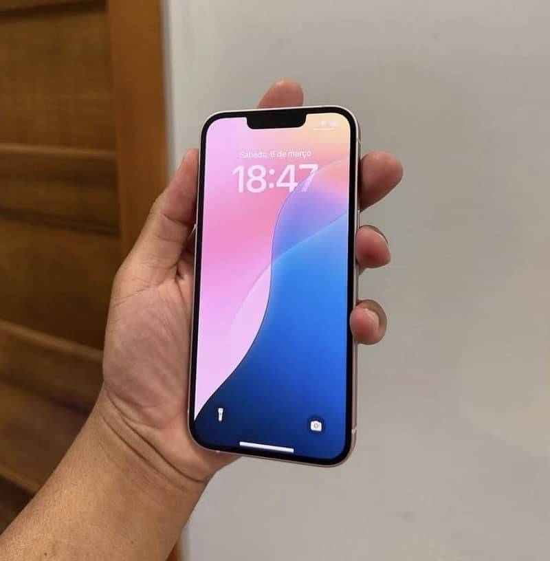 Apple iPhone 13 5