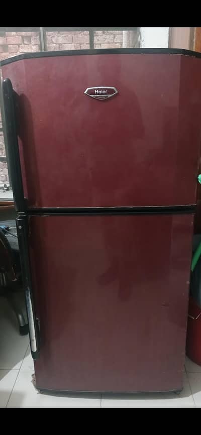 haier fridge.  condition 10/10
