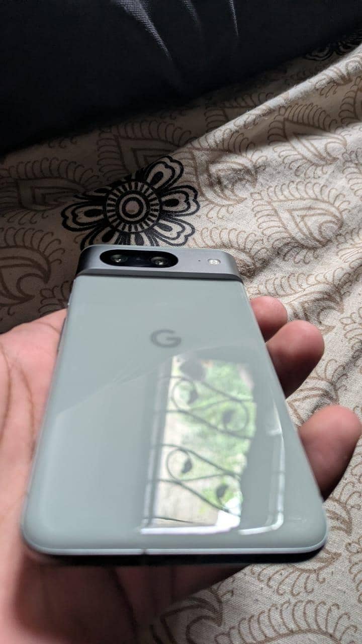 Google Pixel 8 7