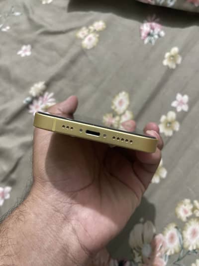 Apple iPhone 14