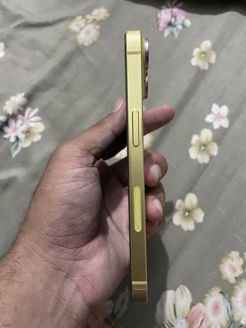 Apple iPhone 14 2