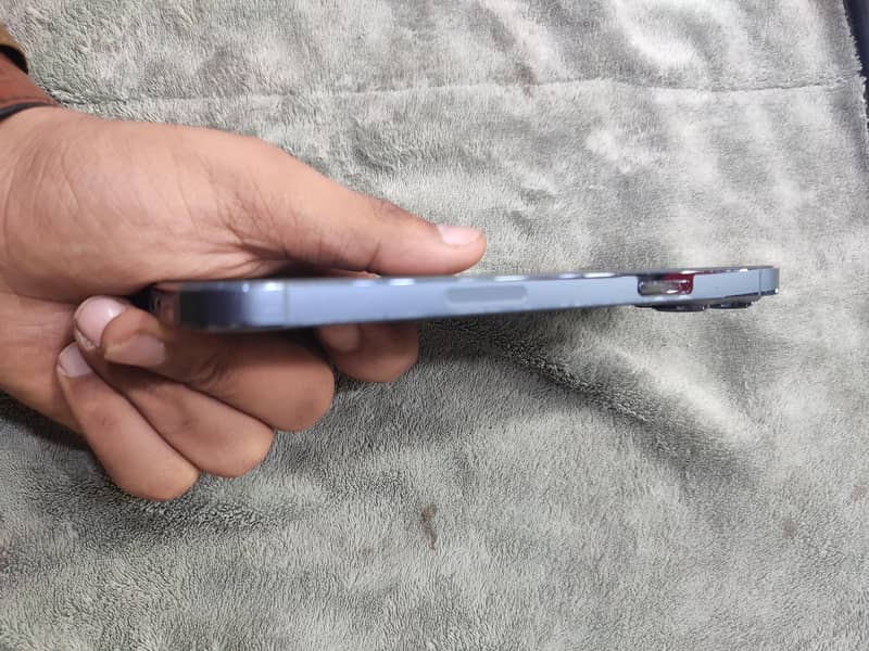 Apple iPhone 13 Pro Max 3