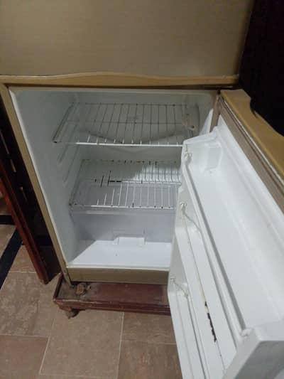 Dowlance Company fridge