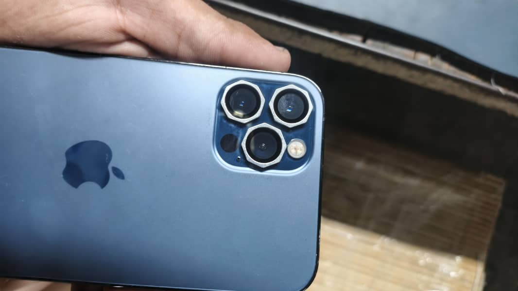 Apple iPhone 12 Pro 2