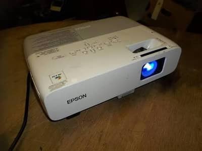 Branded Multimedia projectors available for sale
