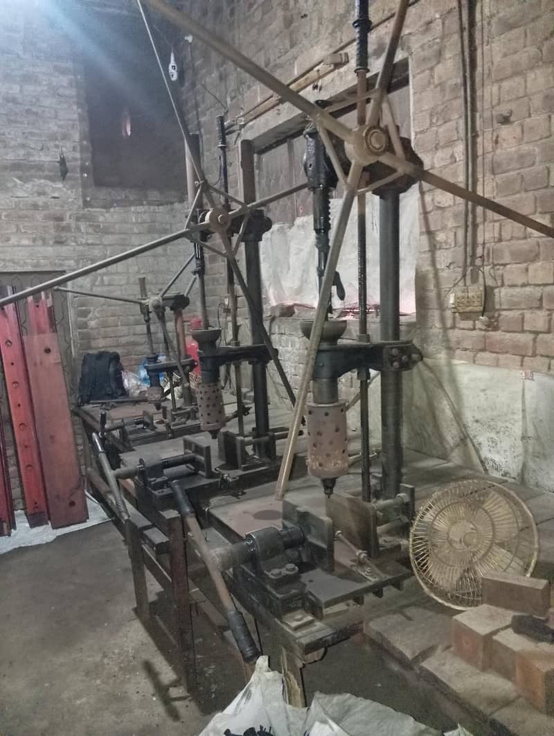 Hand Moulding Machine 1