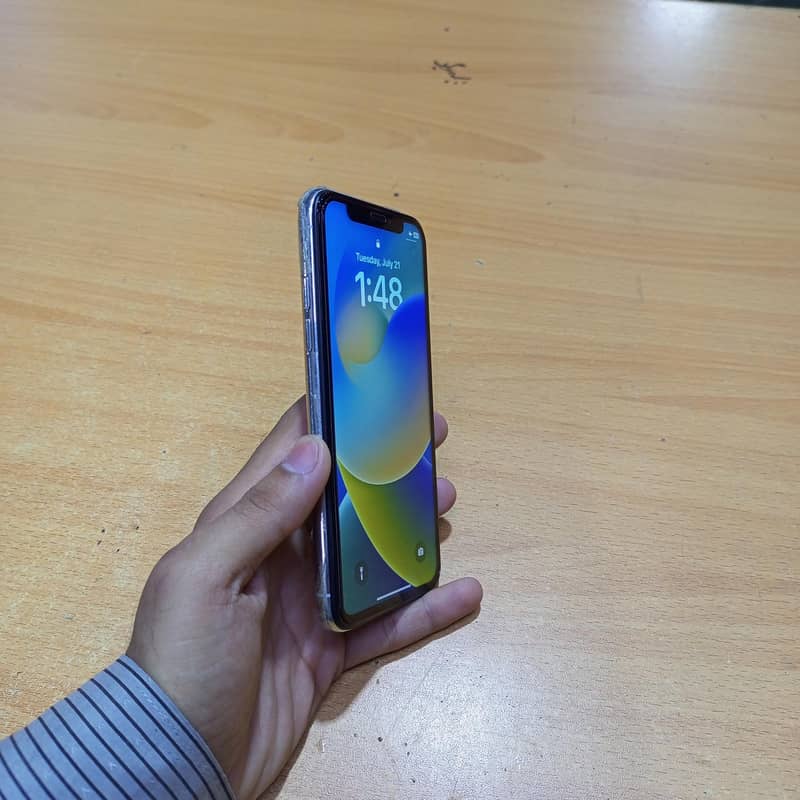 Apple iPhone X 3