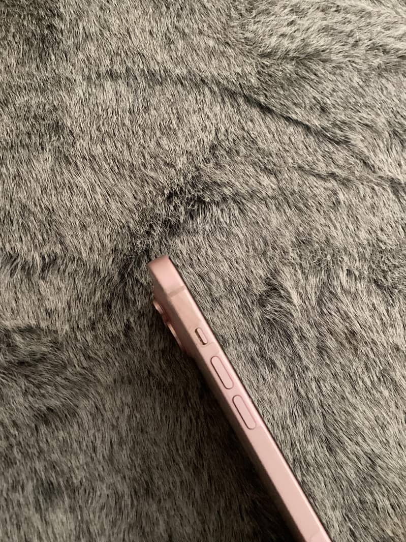 Apple iPhone 15 3