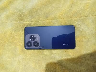ZTE nubia v60 design 8/256