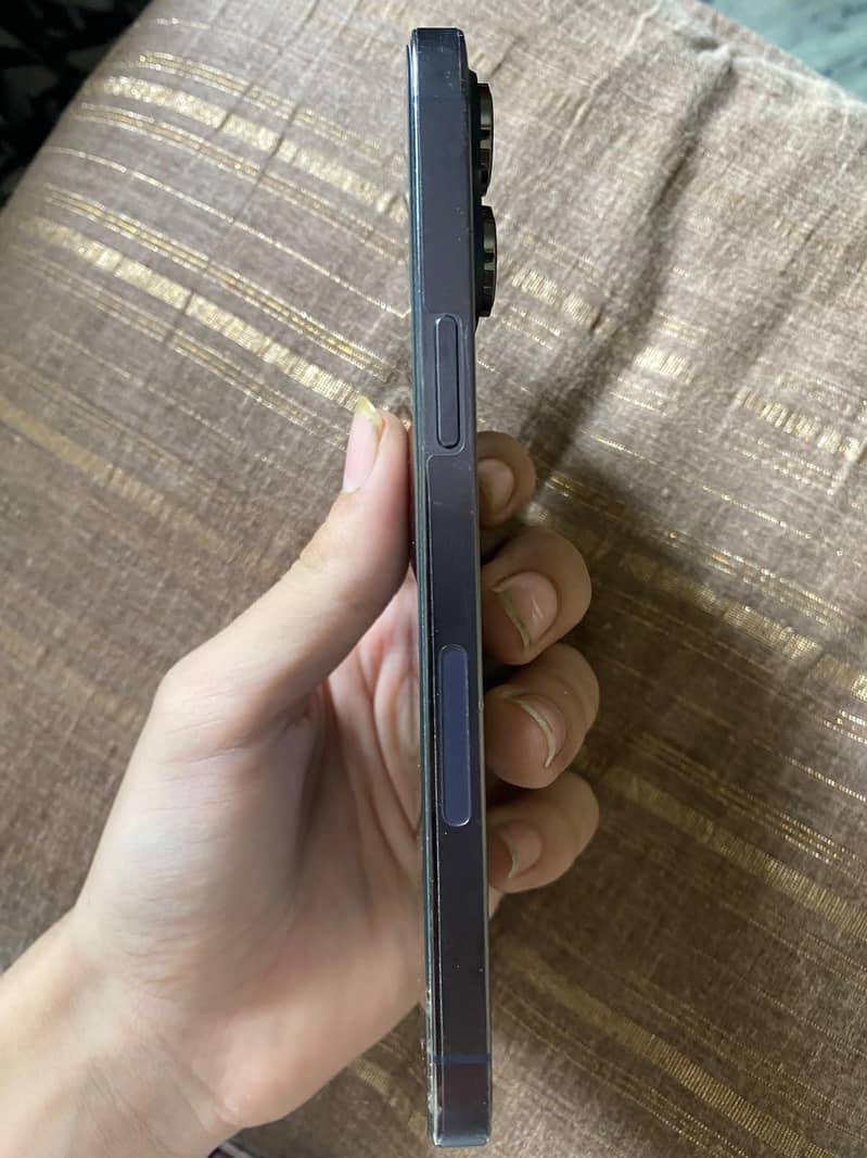 Apple iPhone 14 Pro Max 0