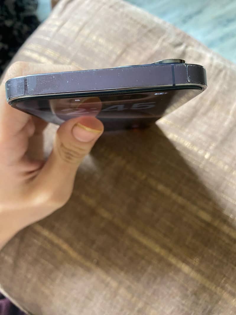 Apple iPhone 14 Pro Max 1
