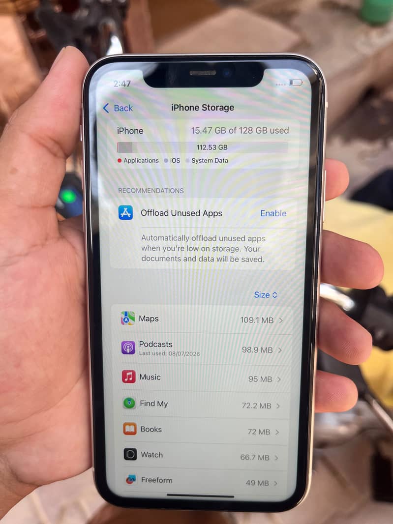 Apple iPhone 11 4