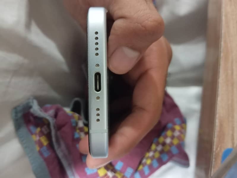 Apple iPhone 15 2