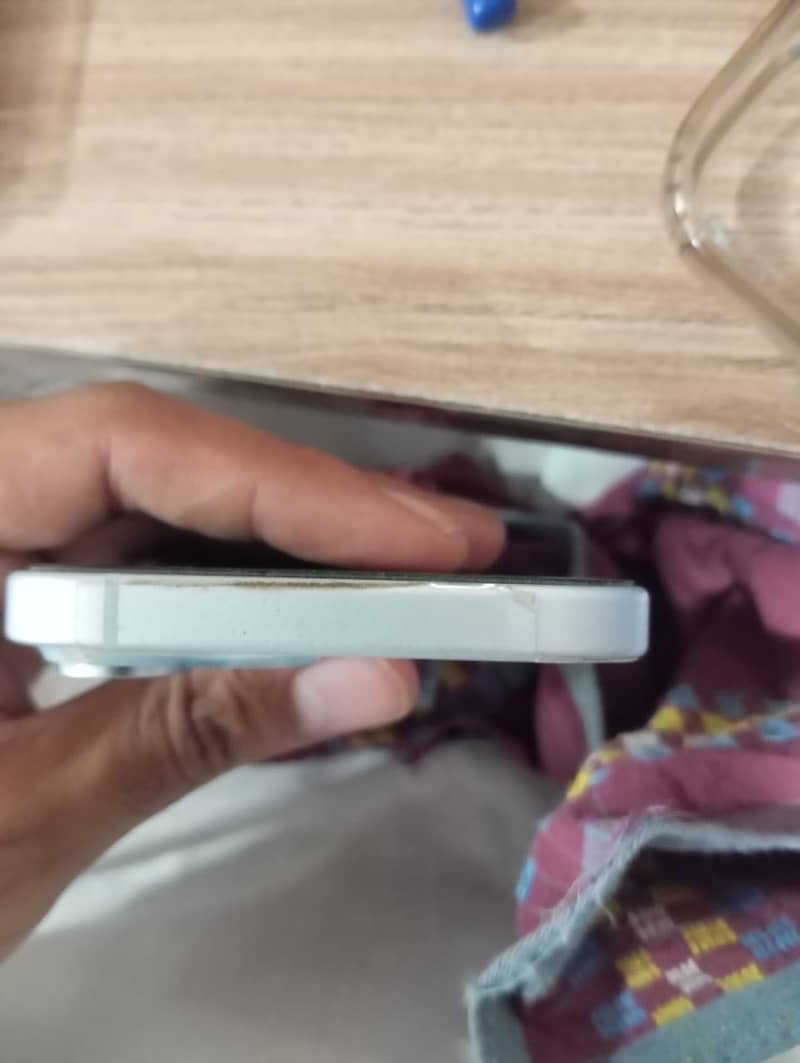 Apple iPhone 15 3