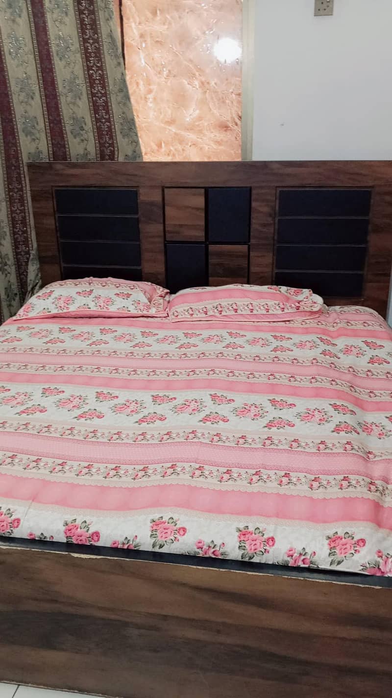 king size bed 1
