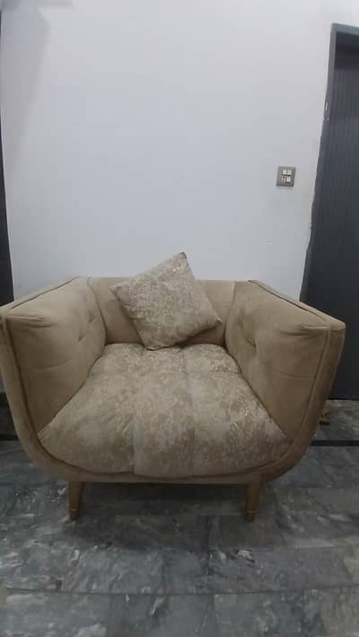 Luxury Tufted Sofa – Modern Classic Design