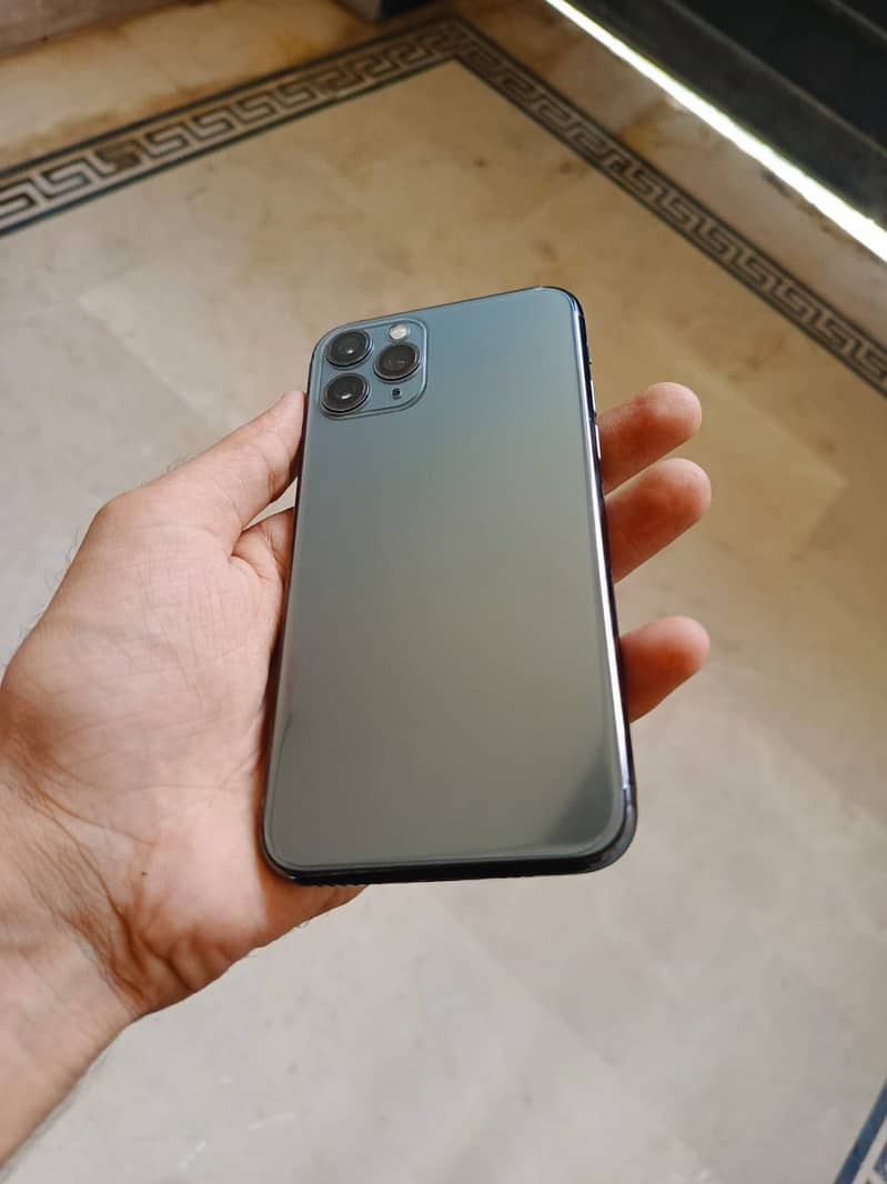Apple iPhone 11 Pro 2